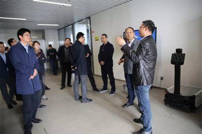 南京麒麟高新开发区领导与企业家代表参观访问蓝芯科技